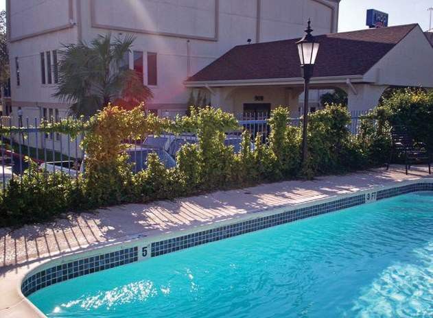 Americas Best Value Inn Остин Удобства фото