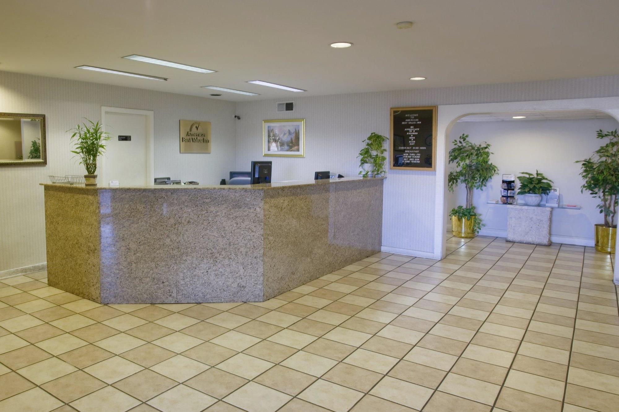 Americas Best Value Inn Остин Экстерьер фото